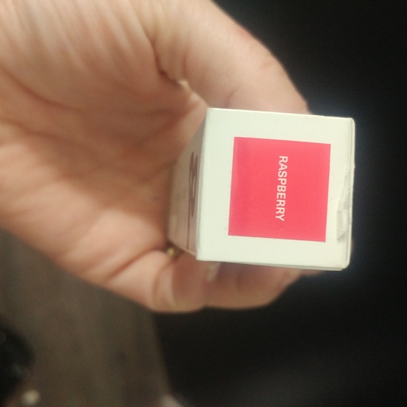 Smith & Cult hydragloss in raspberry - Picture 2 of 4